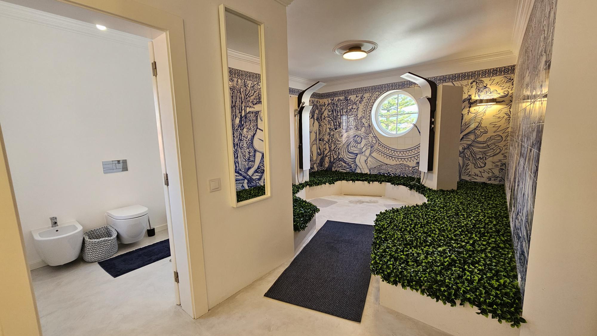 Upstairs Master Suite azulejo bathroom