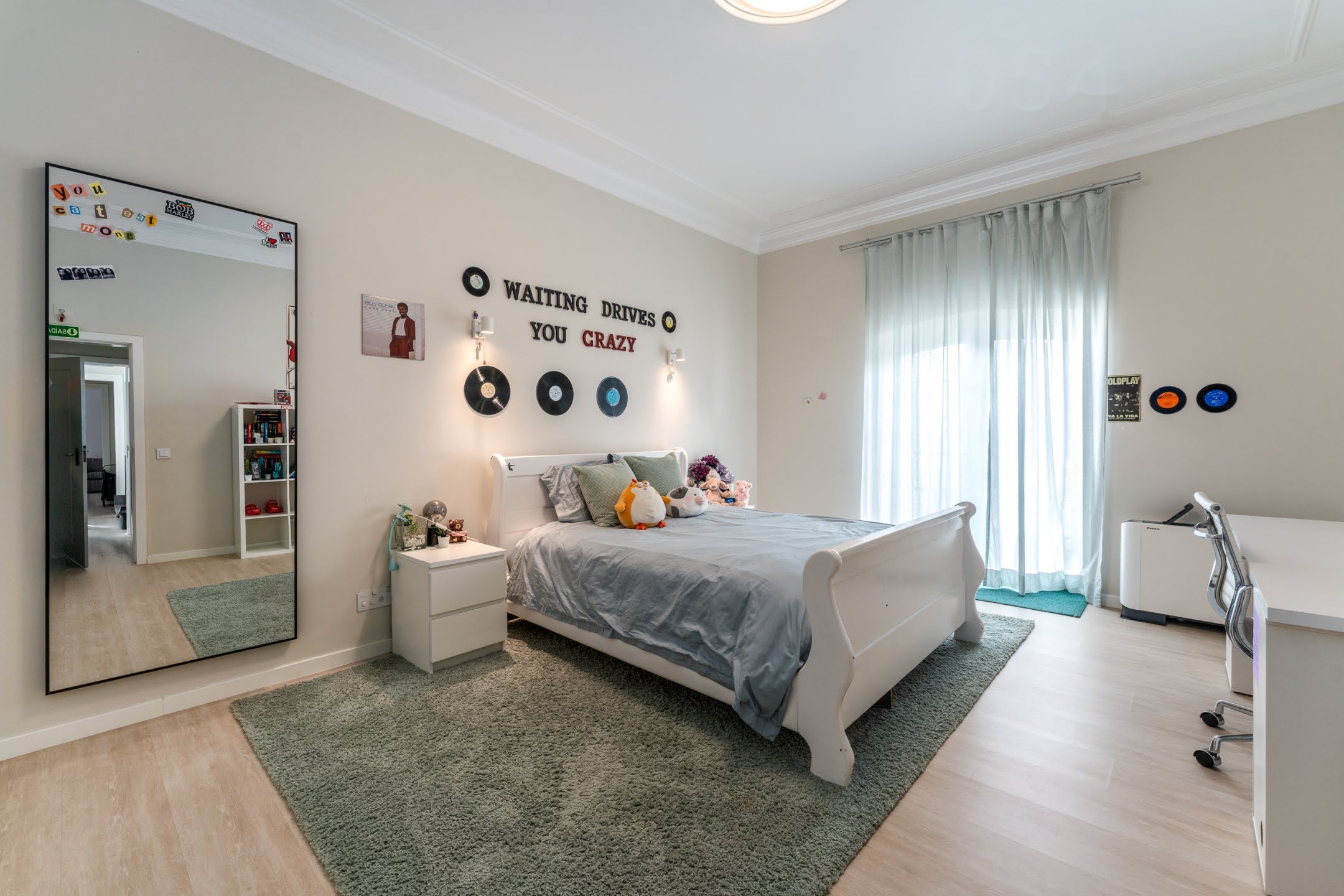 Ensuite Bedroom #4 white sleigh bed and vinyl records