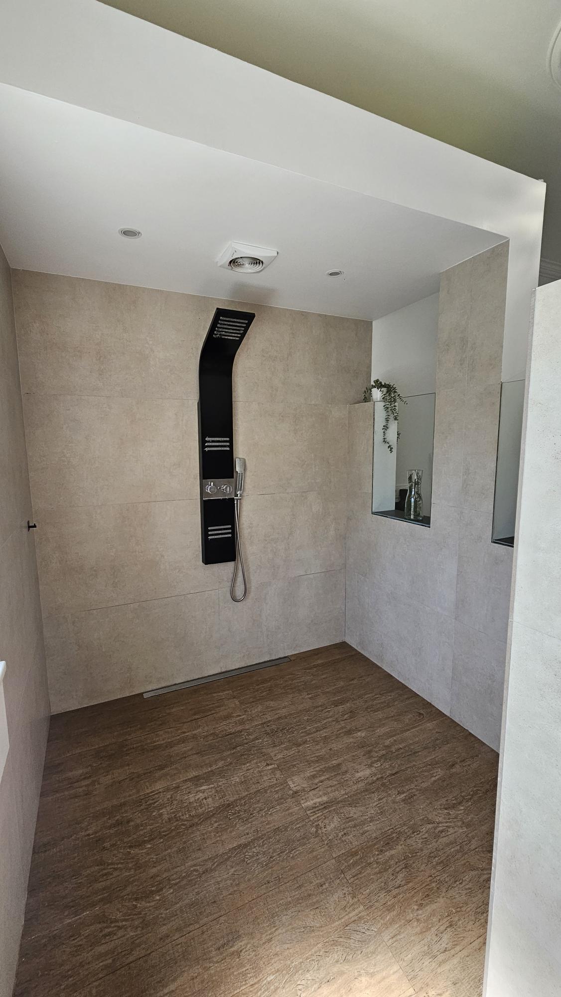 Ensuite shower