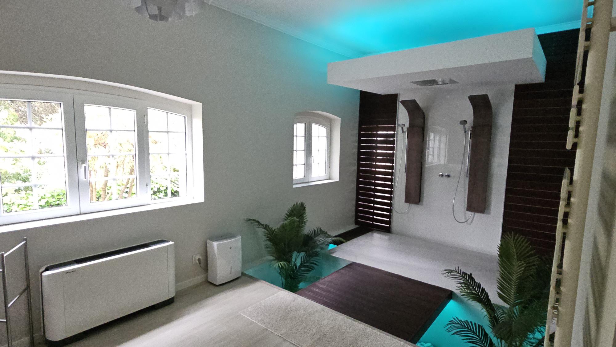 Upstairs Master Suite azulejo bathroom