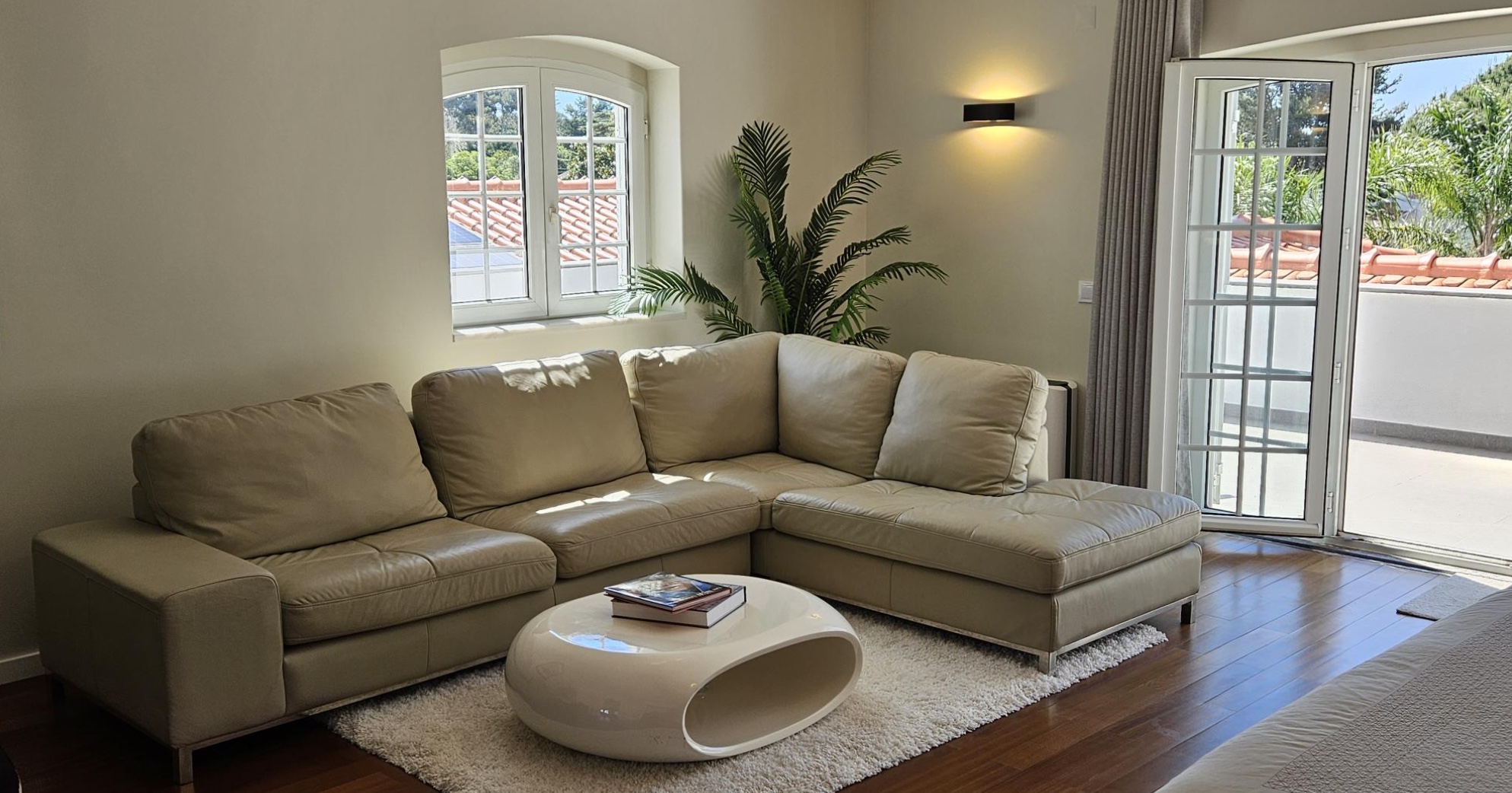 Upstairs Master Suite lounge and balcony doors