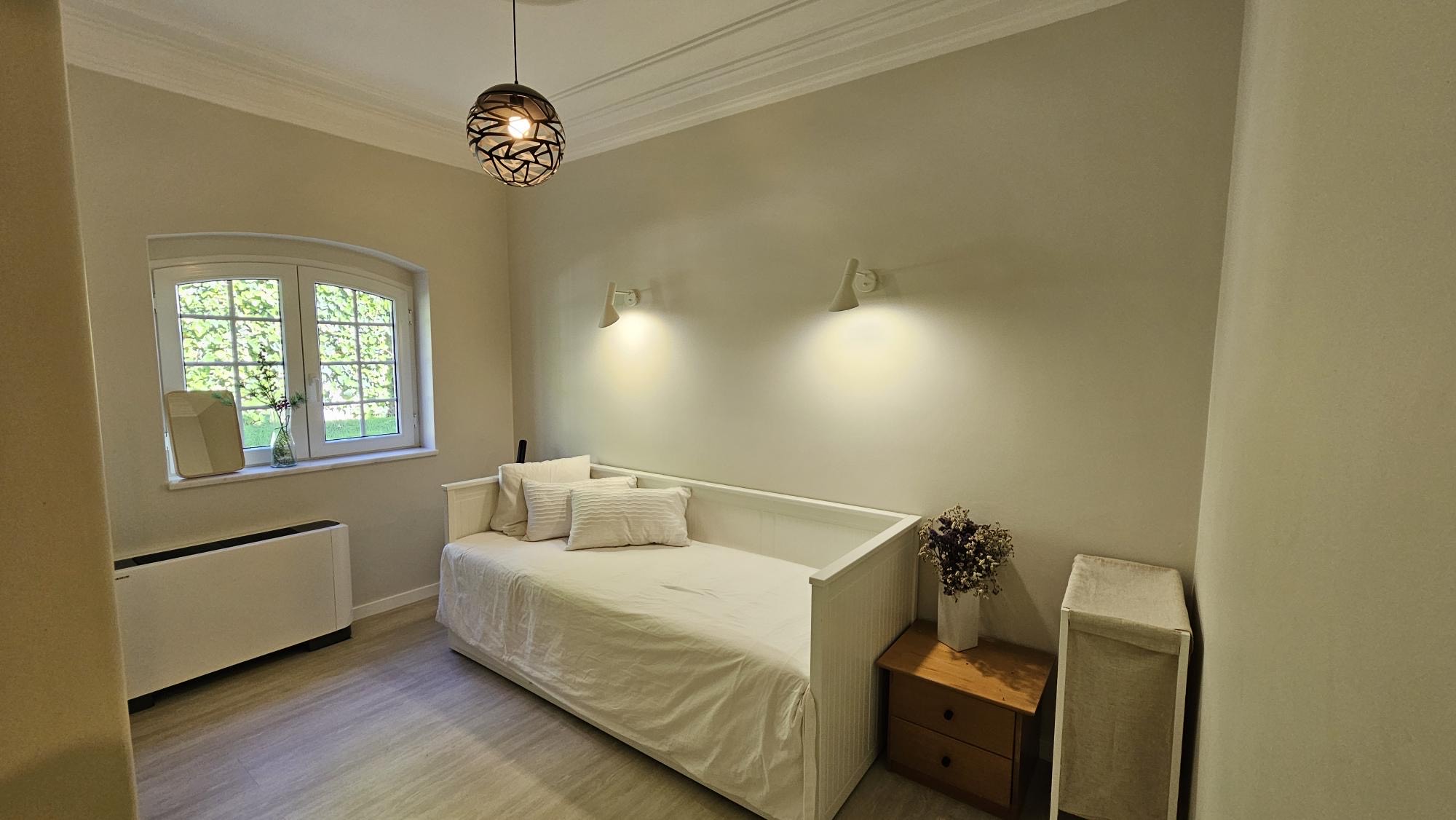 Staff Ensuite Bedroom #8 small/single trundle bed configuration