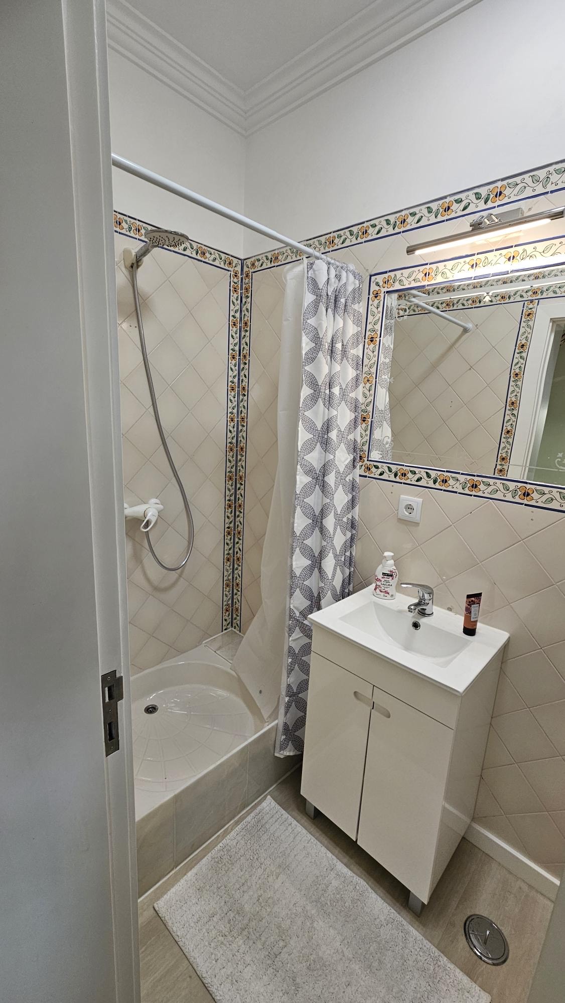 Staff Ensuite Bedroom #8 bathroom